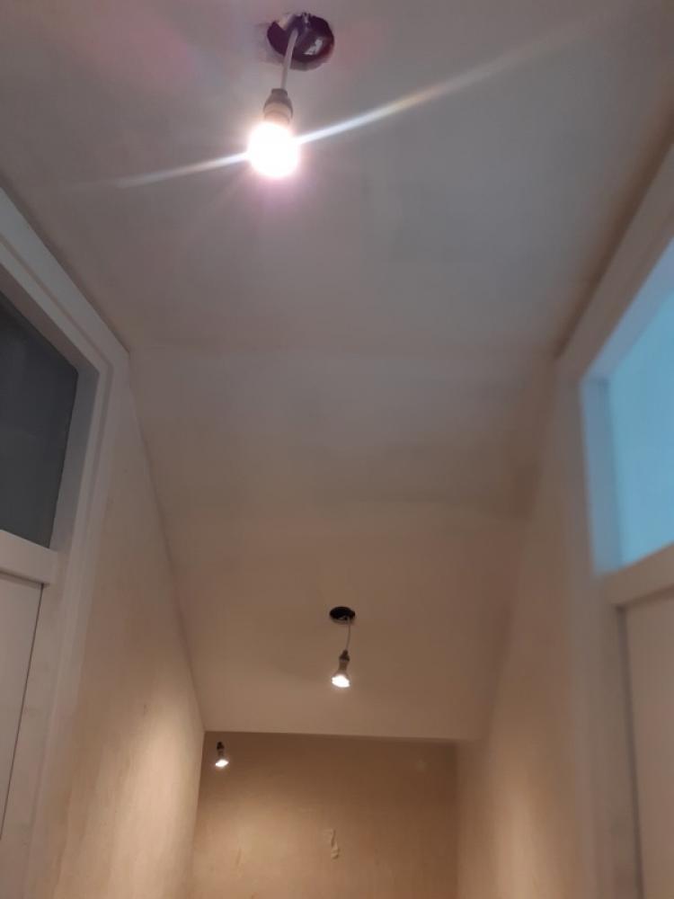 Pose de lumières au plafond à Douai